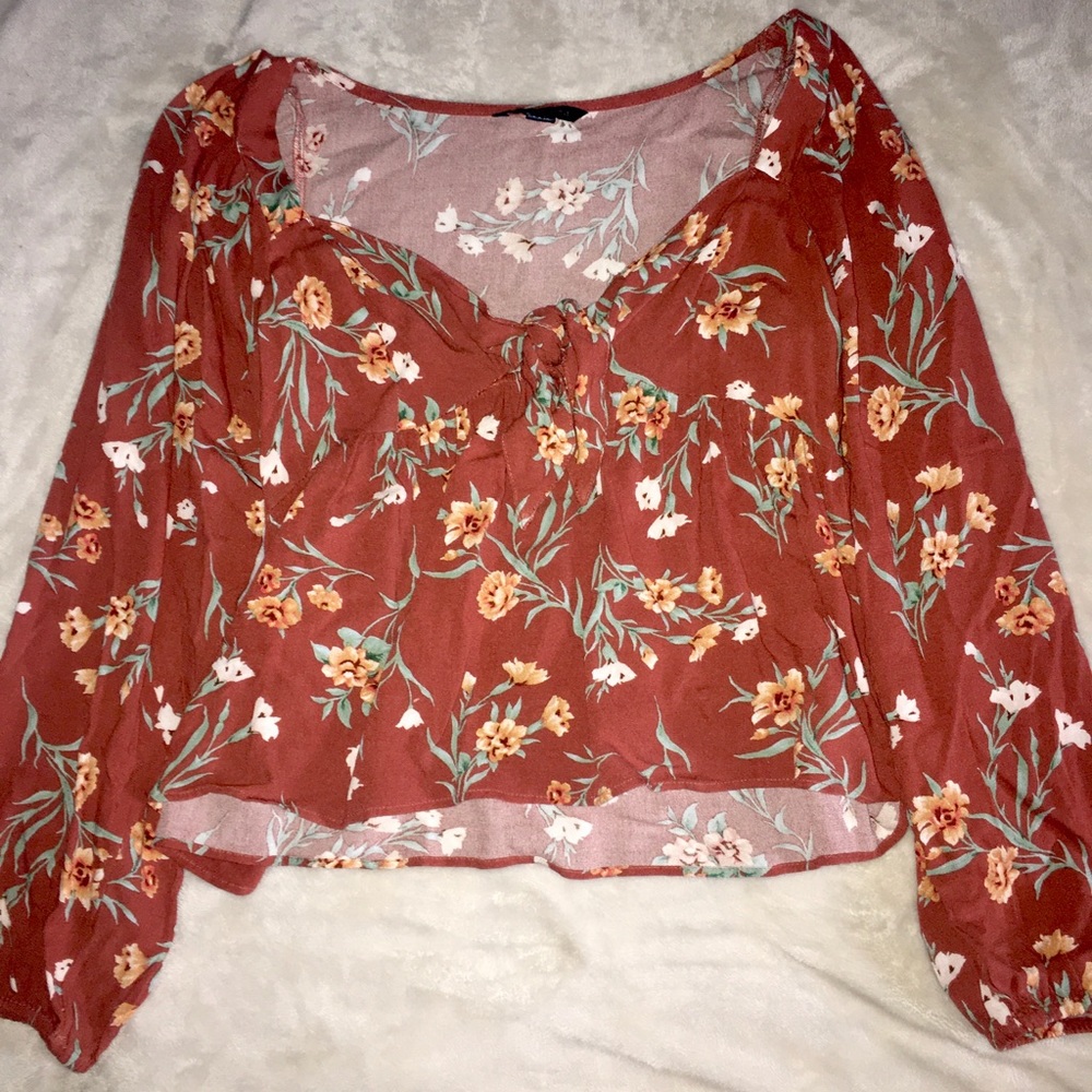 Cute long sleeve floral top